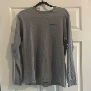 Patagonia | Long Sleeve Graphic T | Medium | Grey | Worn